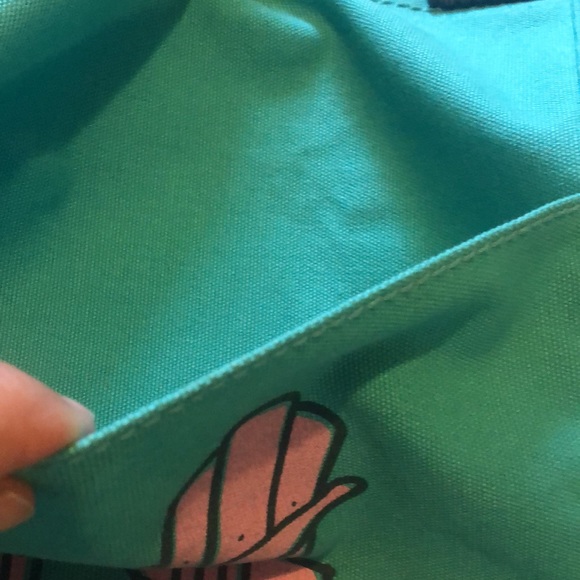 Simplify beach tote Adirondack chair on beach ๐๏ธ 16โ h 14โ W 4โ thick - Picture 7 of 8